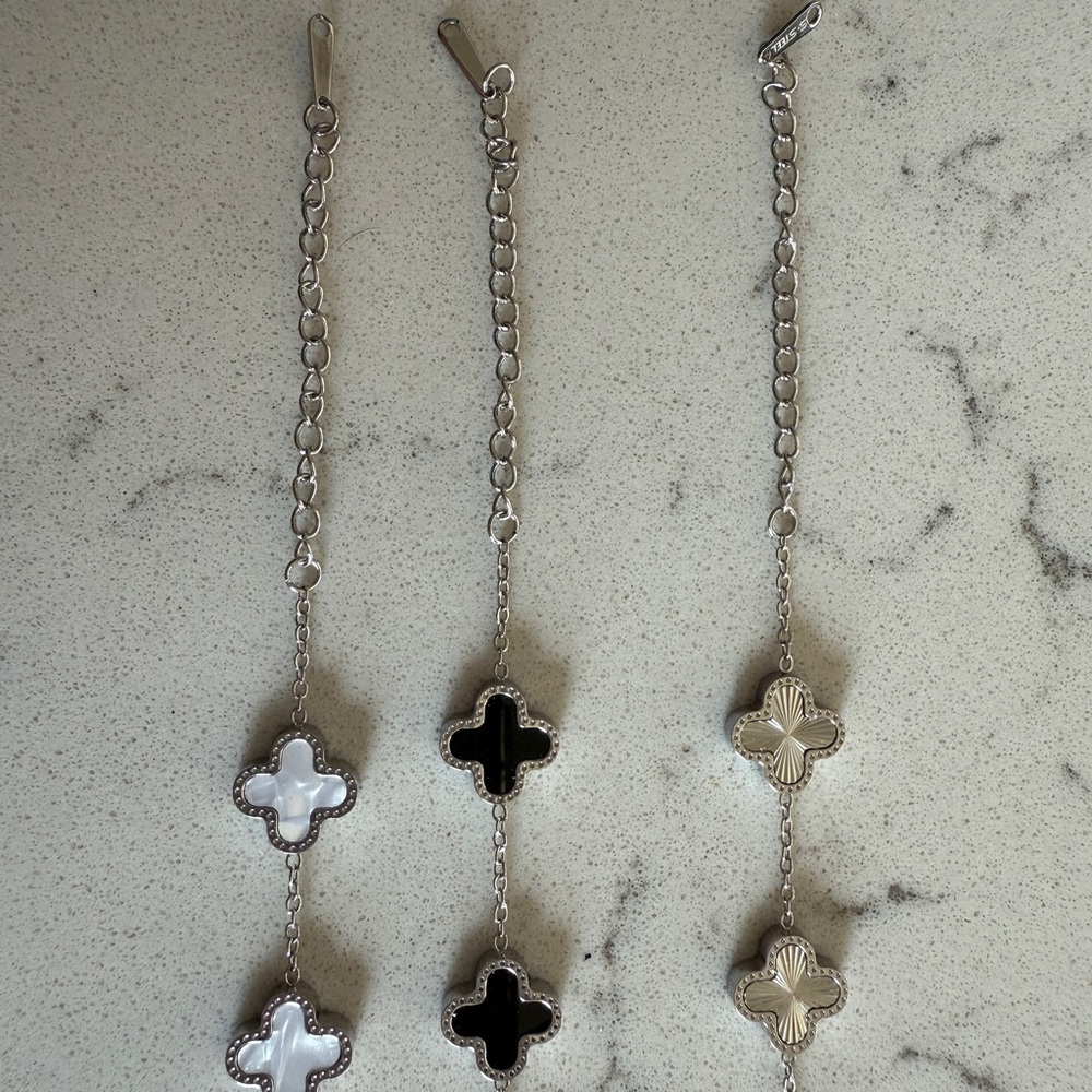 Clover Bracelet Set - Picture 4 of 7